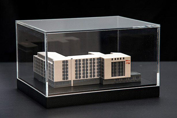 3D-Architektur Hilton Hotel Glasvitrine